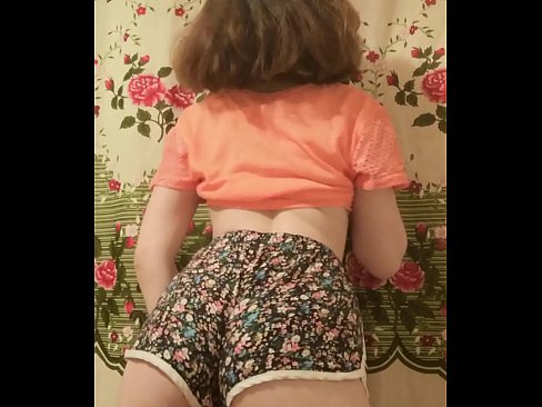 ❤️ Babe żagħżugħa sexy tqaxxir ix-xorts tagħha fuq il-kamera Porn ta' kwalità lilna mt.3dhentaix.ru ☑