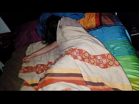 ❤️ Stepson jgħajjar lill-mara żagħżugħa tiegħu waqt li torqod. Porn ta' kwalità lilna mt.3dhentaix.ru ☑